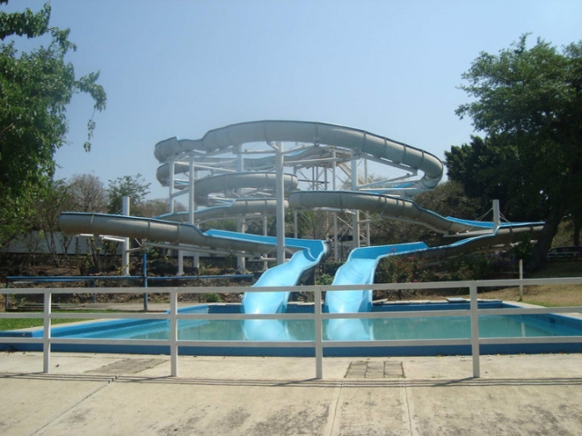 Alberca de aventura